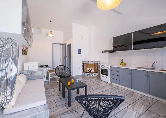 Apartment Sterna House Parasporos